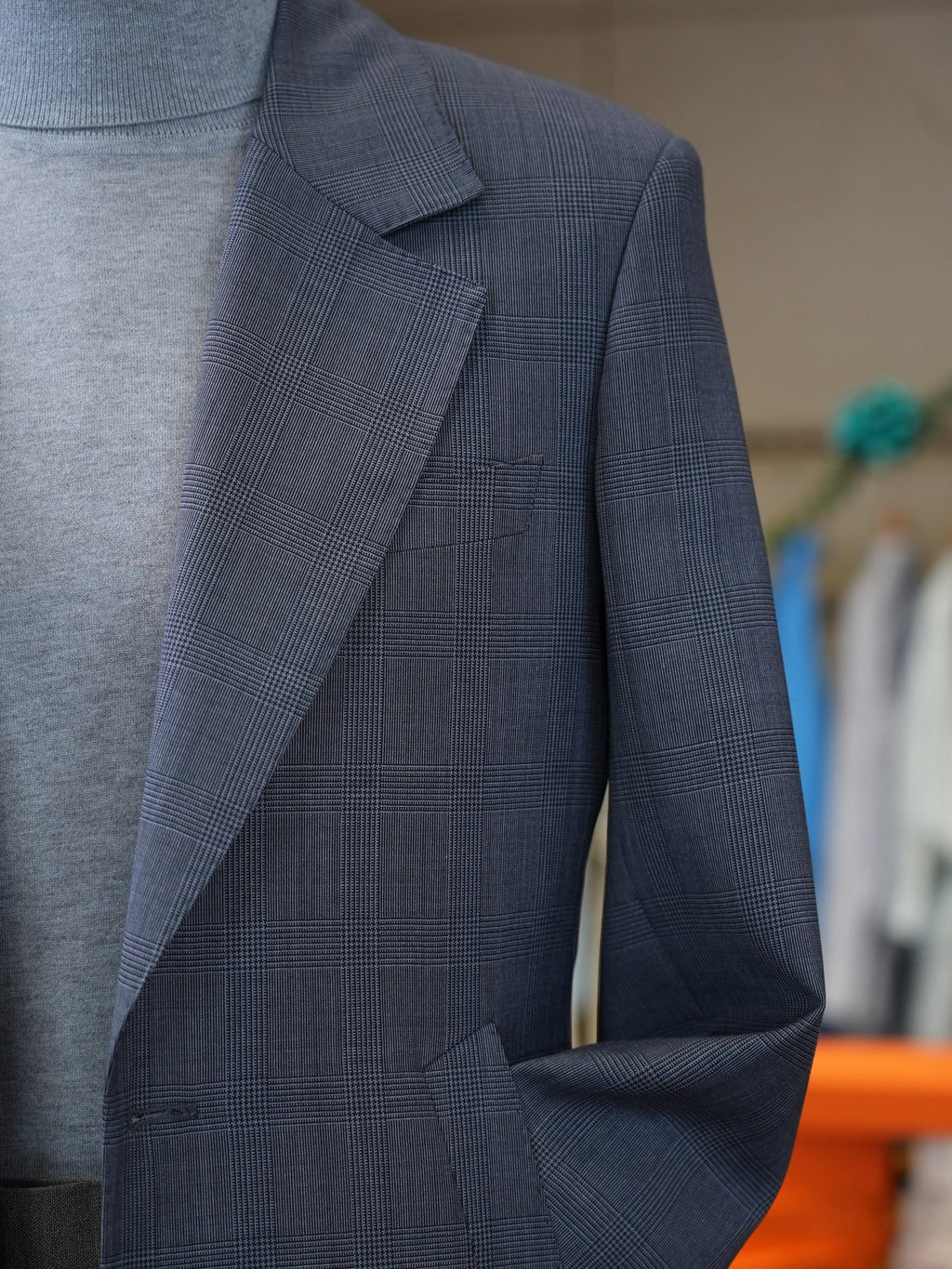 Men’s Grey Prince of Wales Check 100% Wool Overcoat Notch Lapel Mid-Length Wool Coat for Business Smart Casual