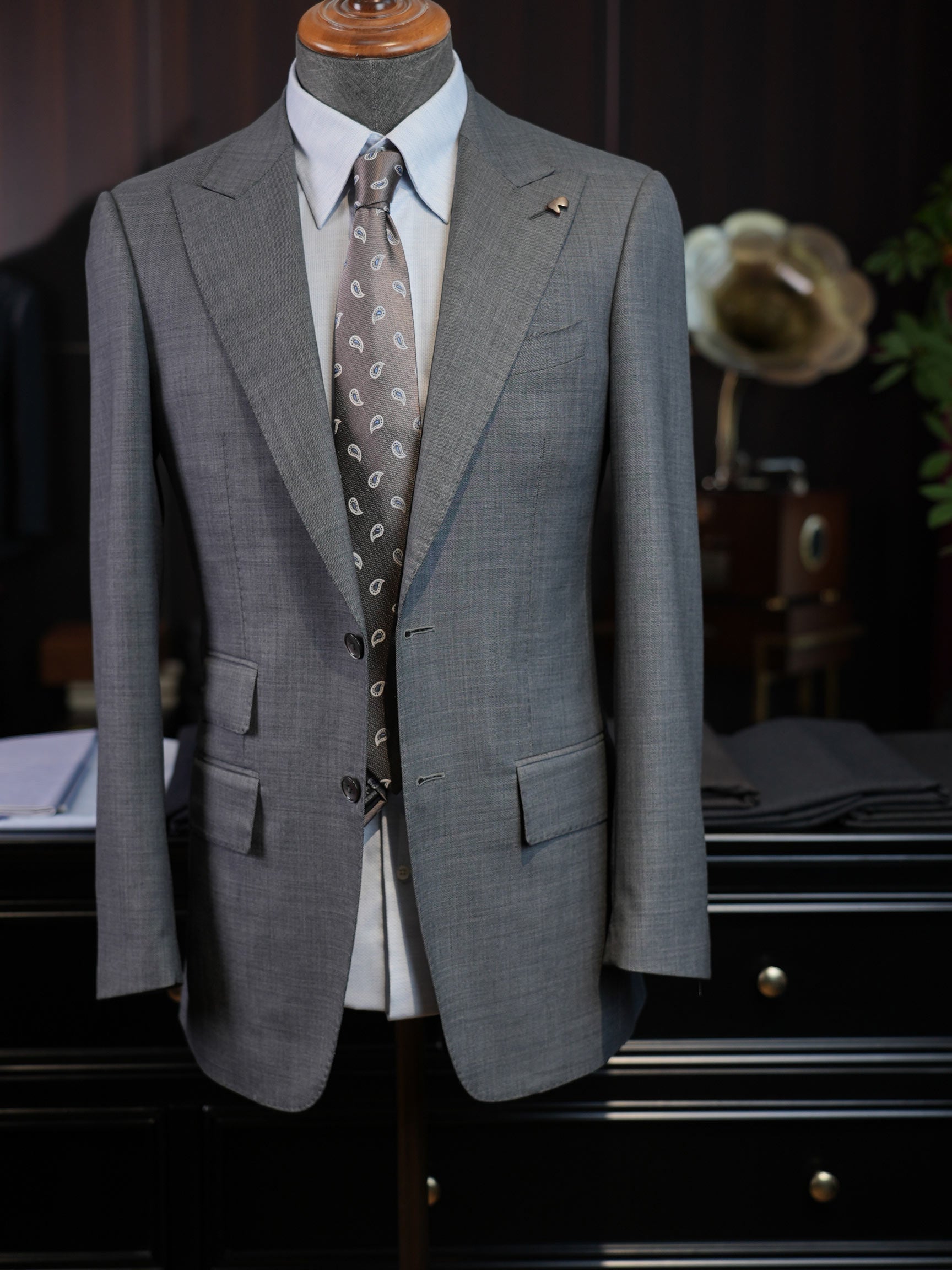 Medium Grey Plain Weave 100% Pure Wool Two-Piece Suit Jacket, Peak Lapel Formal Blazer for Asian Gentlemen