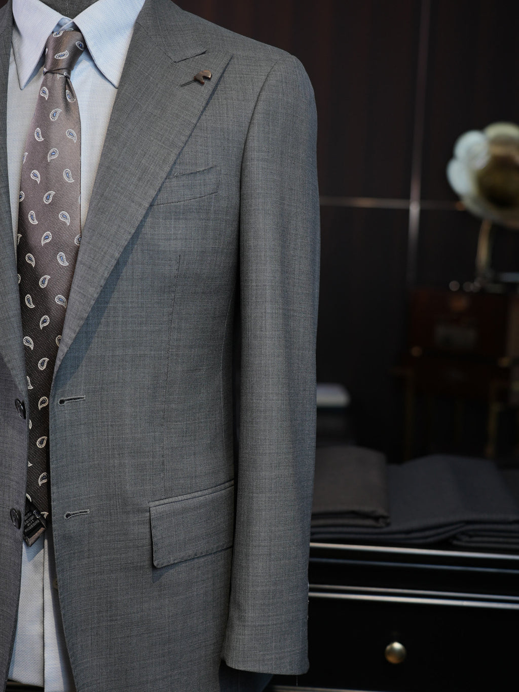 Medium Grey Plain Weave 100% Pure Wool Two-Piece Suit Jacket, Peak Lapel Formal Blazer for Asian Gentlemen