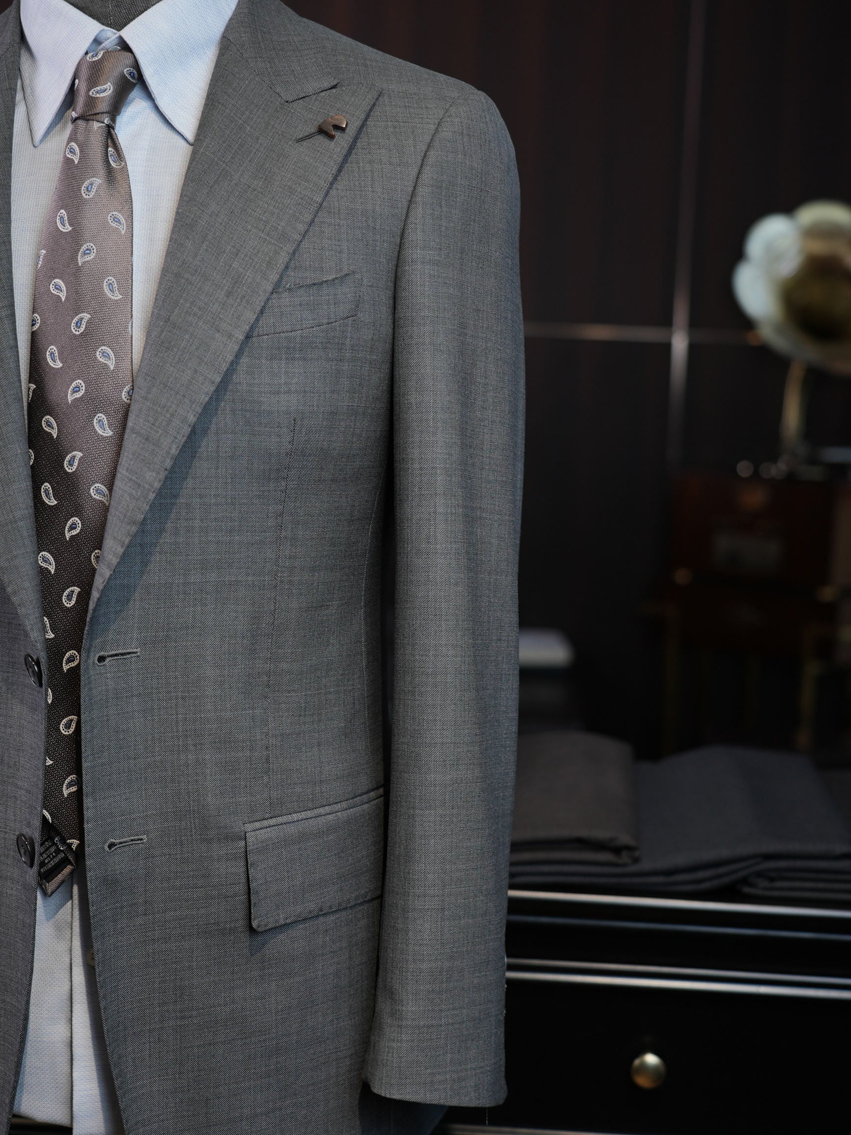 Medium Grey Plain Weave 100% Pure Wool Two-Piece Suit Jacket, Peak Lapel Formal Blazer for Asian Gentlemen