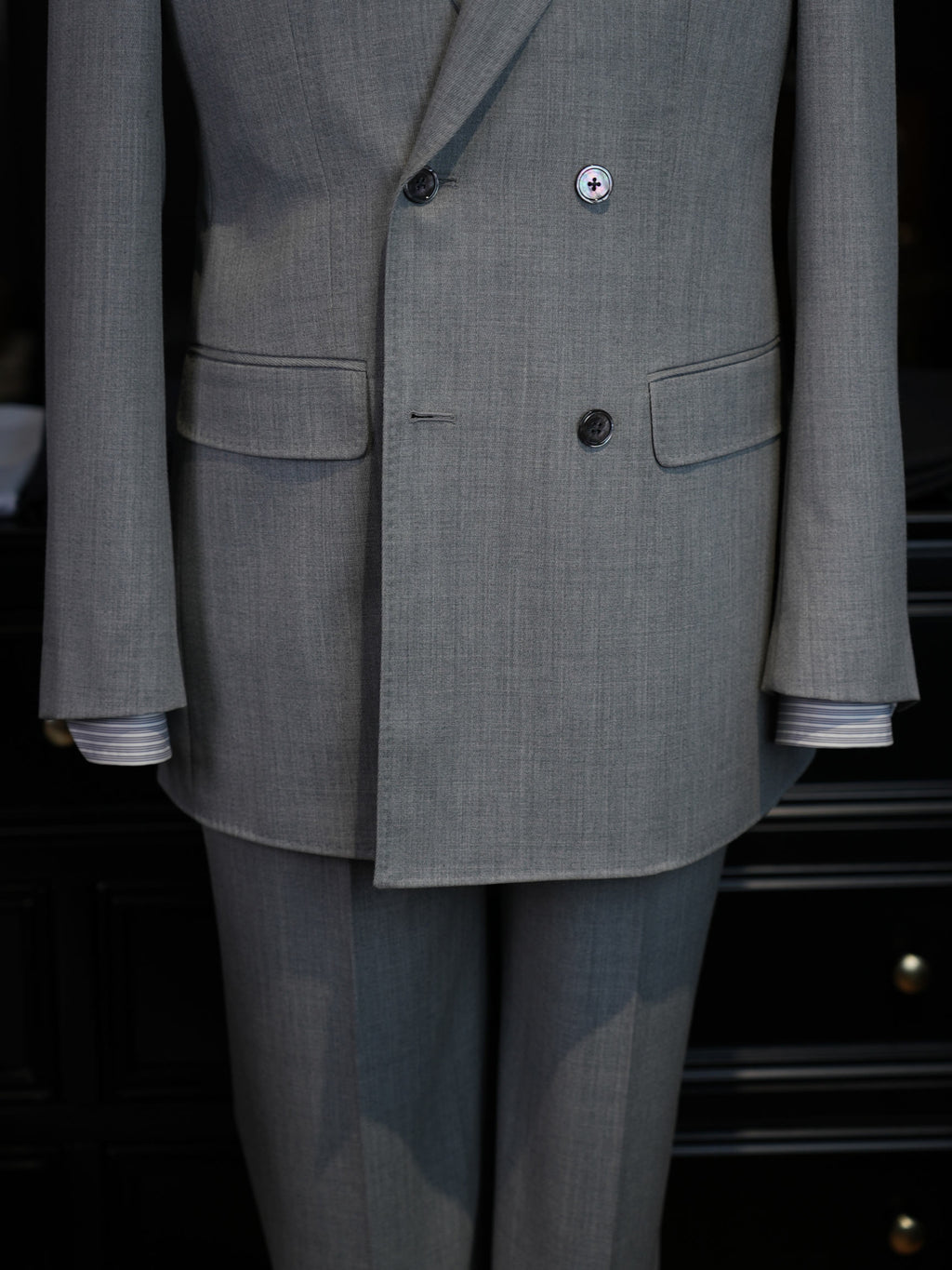 Grey flannel wool double-breasted six-button single blazer
