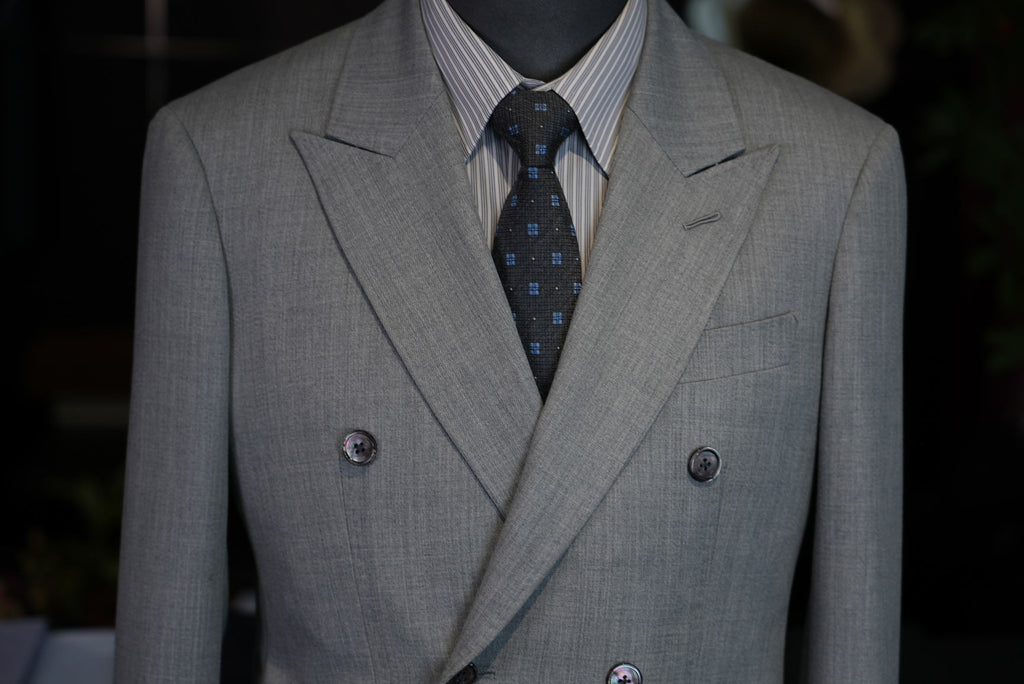 Grey flannel wool double-breasted six-button single blazer