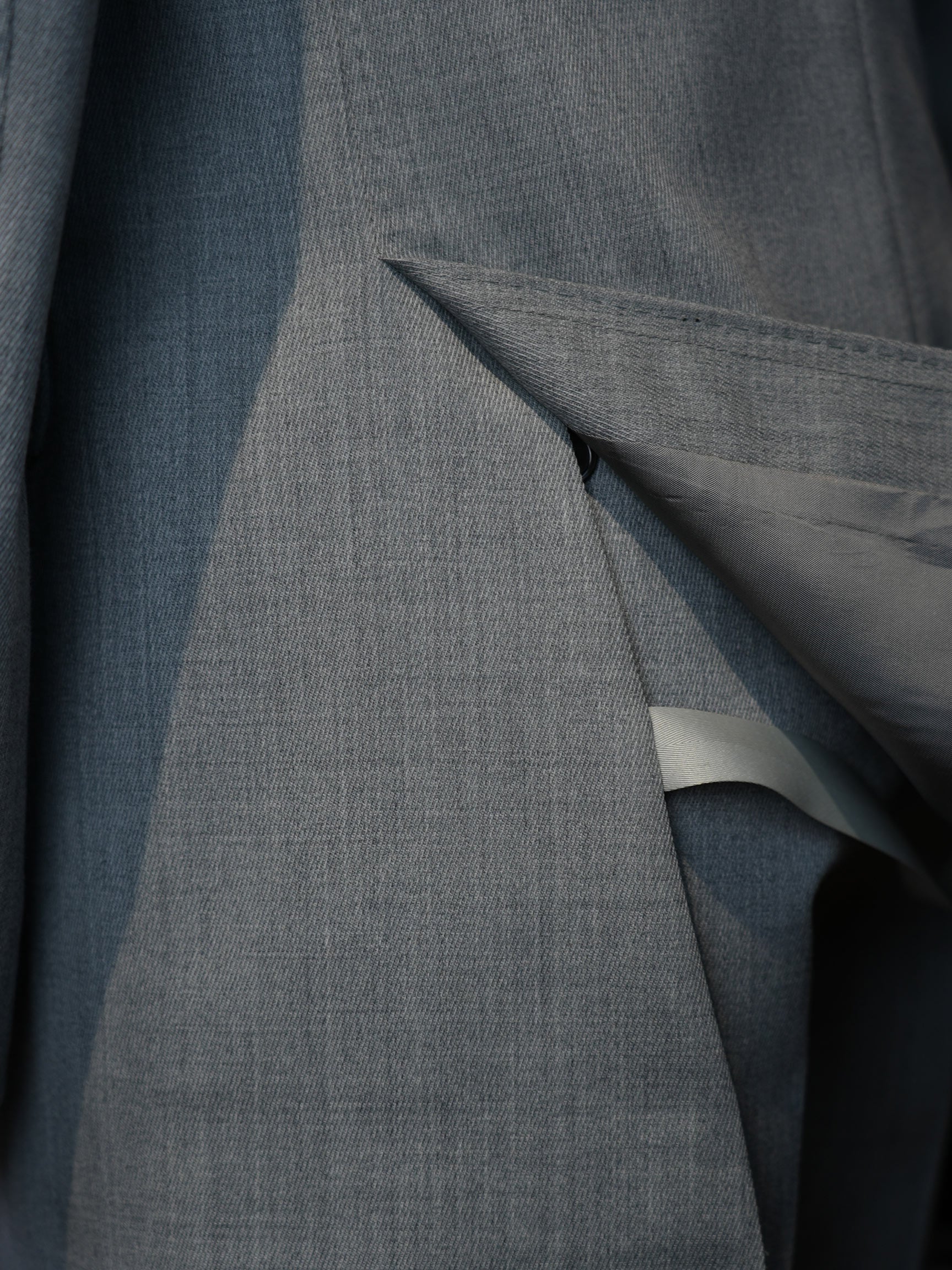 Grey flannel wool double-breasted six-button single blazer