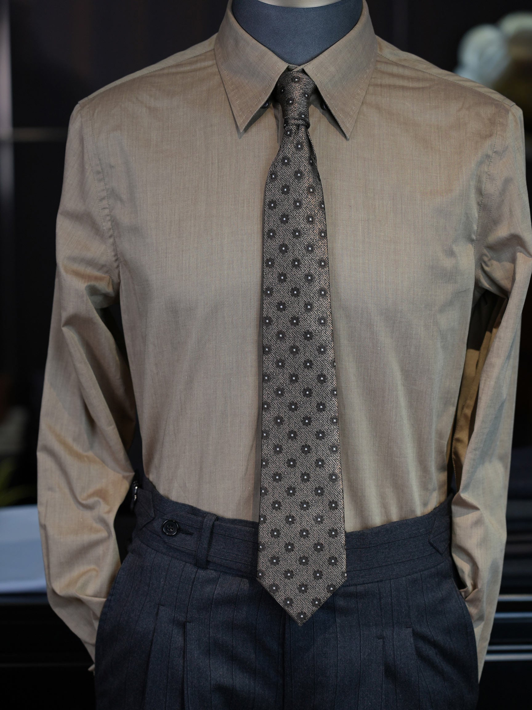 Men’s Business‑Casual Khaki 100% Cotton Long‑Sleeve Dress Shirt