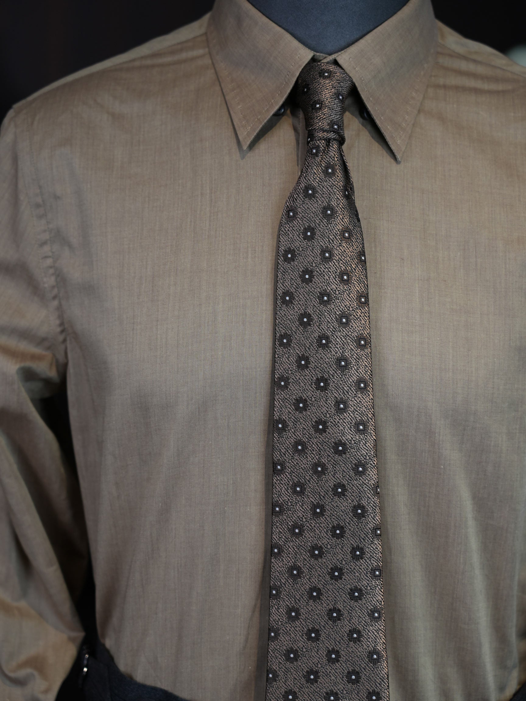 Men’s Business‑Casual Khaki 100% Cotton Long‑Sleeve Dress Shirt