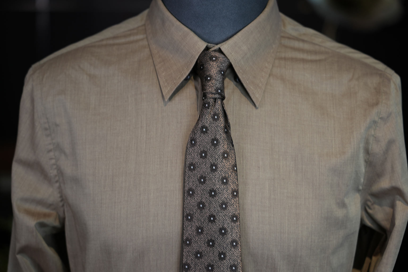 Men’s Business‑Casual Khaki 100% Cotton Long‑Sleeve Dress Shirt