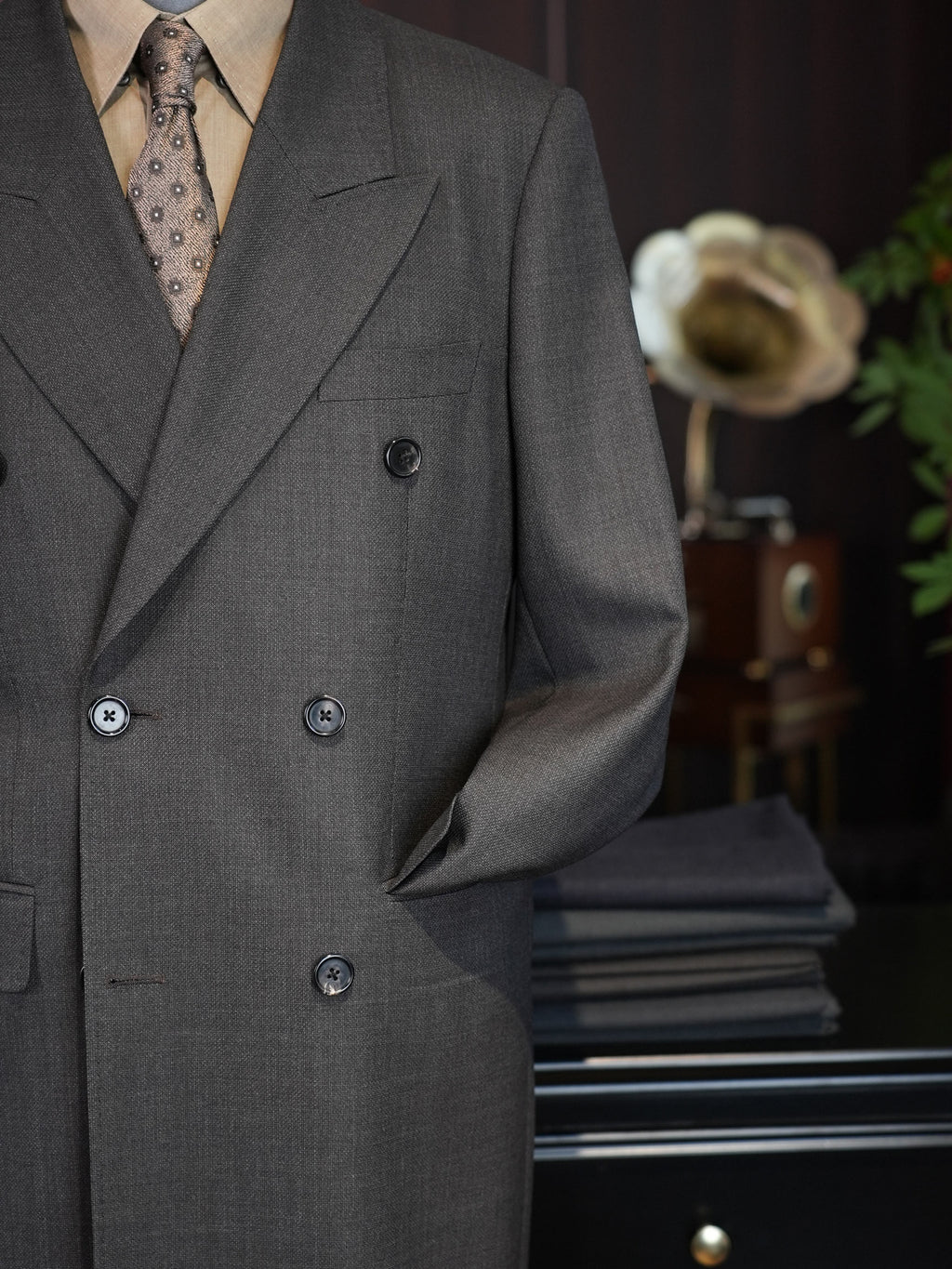 Men’s Grey Textured 100% Wool Overcoat Double Breasted Peak Lapel Mid-Length Wool Coat for Formal Business & Wedding