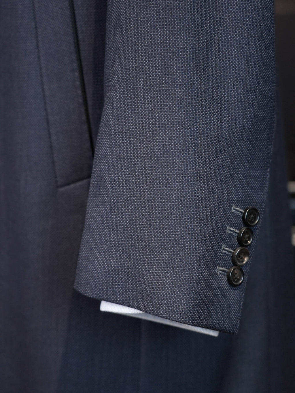 Men’s Grey Textured 100% Wool Overcoat, Notch Lapel Mid-Length Wool Trench Coat for Business & Formal Occasions