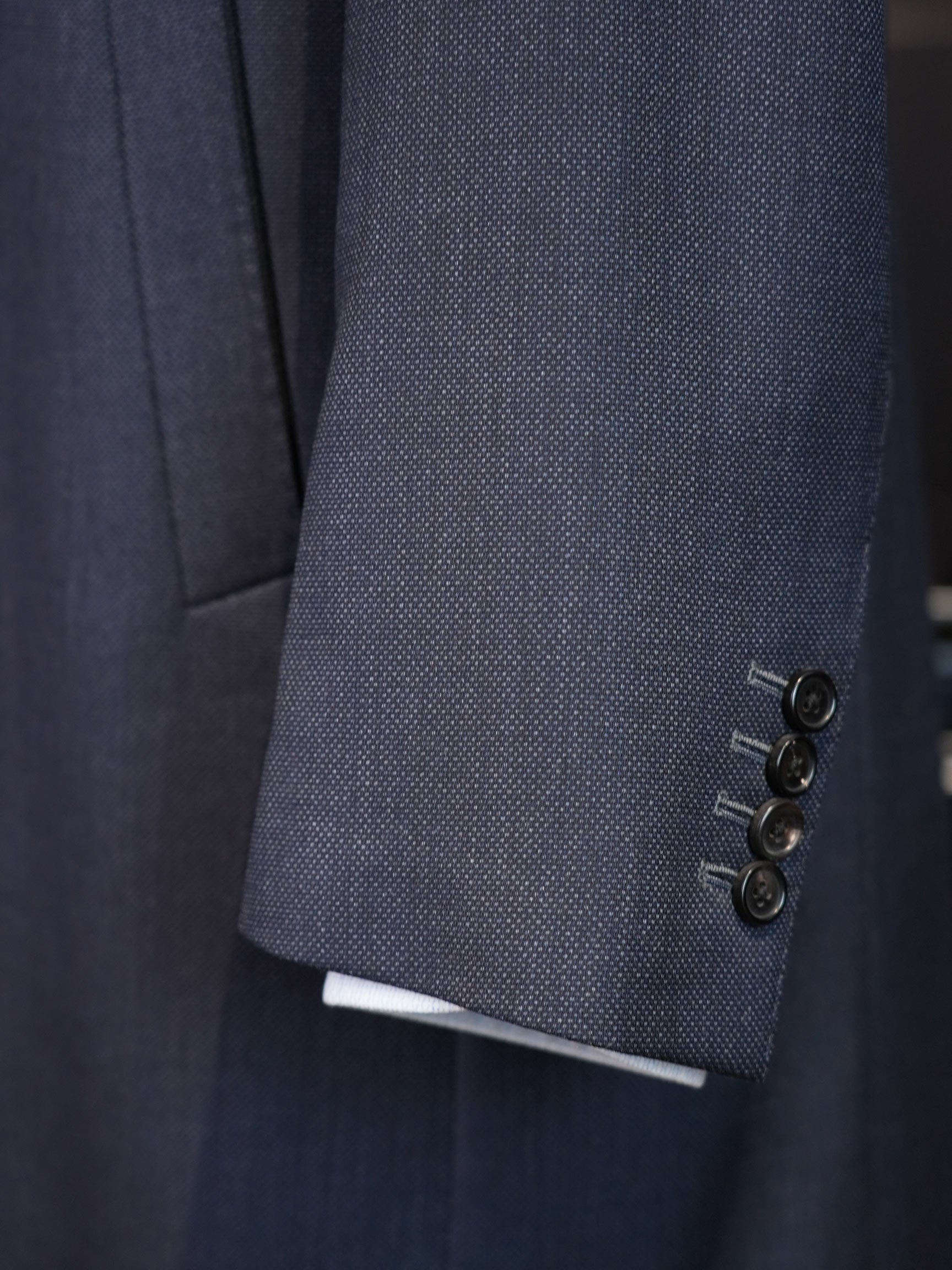 Men’s Grey Textured 100% Wool Overcoat, Notch Lapel Mid-Length Wool Trench Coat for Business & Formal Occasions