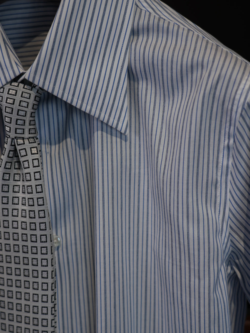 Men’s Business Blue Stripe Yarn‑Dyed 100% Cotton Long‑Sleeve Dress Shirt