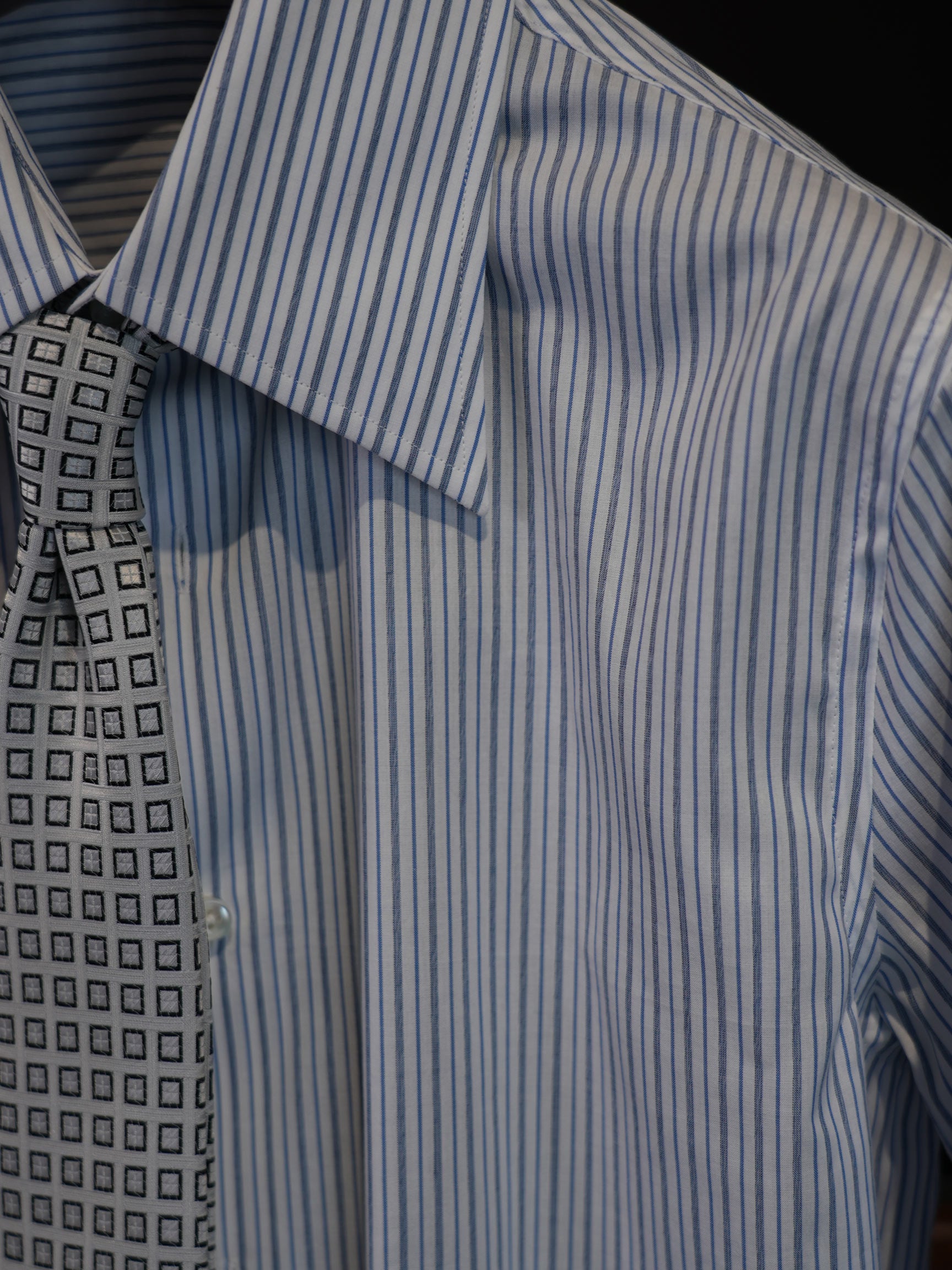 Men’s Business Blue Stripe Yarn‑Dyed 100% Cotton Long‑Sleeve Dress Shirt