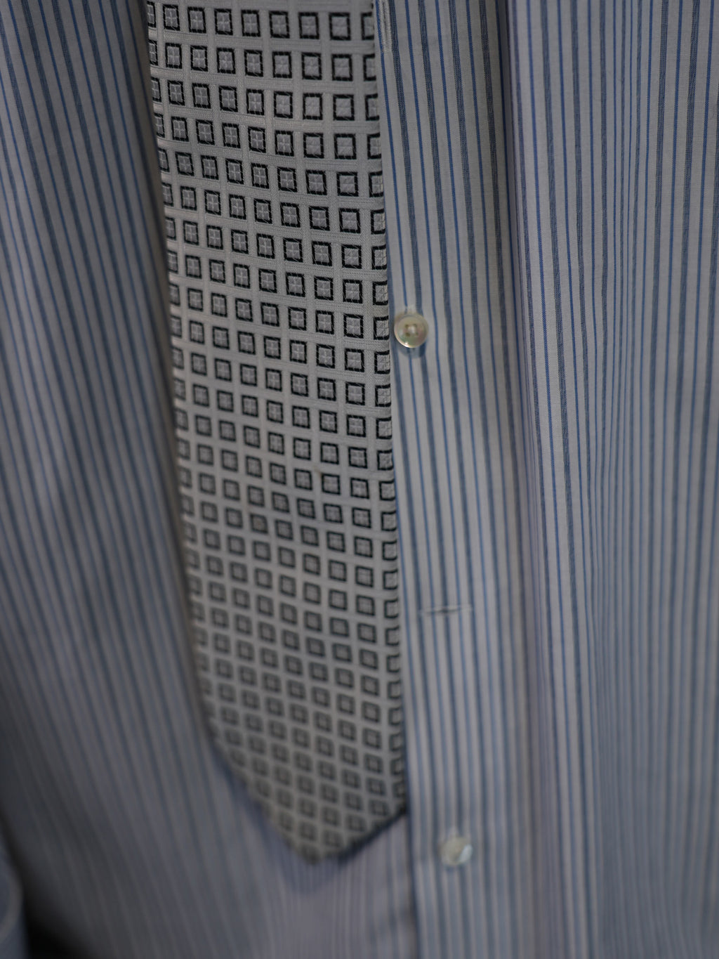 Men’s Business Blue Stripe Yarn‑Dyed 100% Cotton Long‑Sleeve Dress Shirt