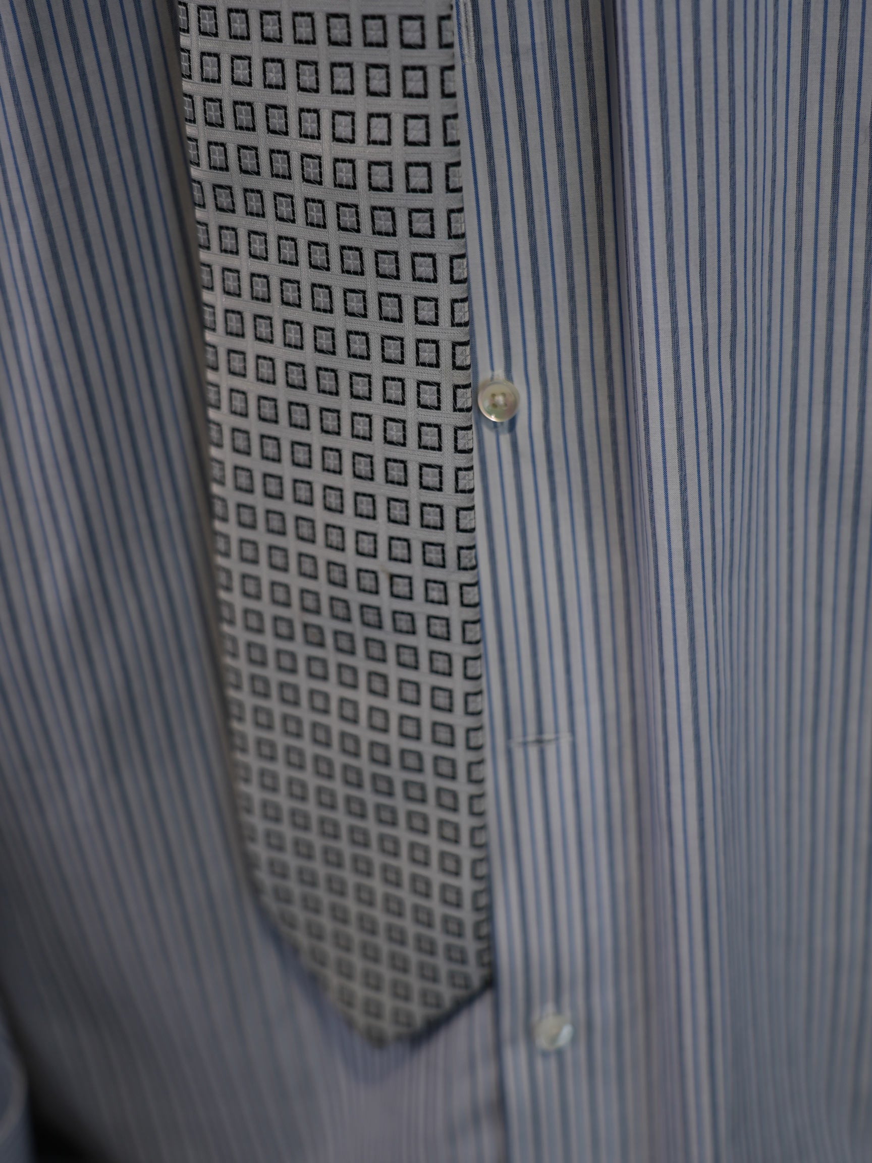 Men’s Business Blue Stripe Yarn‑Dyed 100% Cotton Long‑Sleeve Dress Shirt