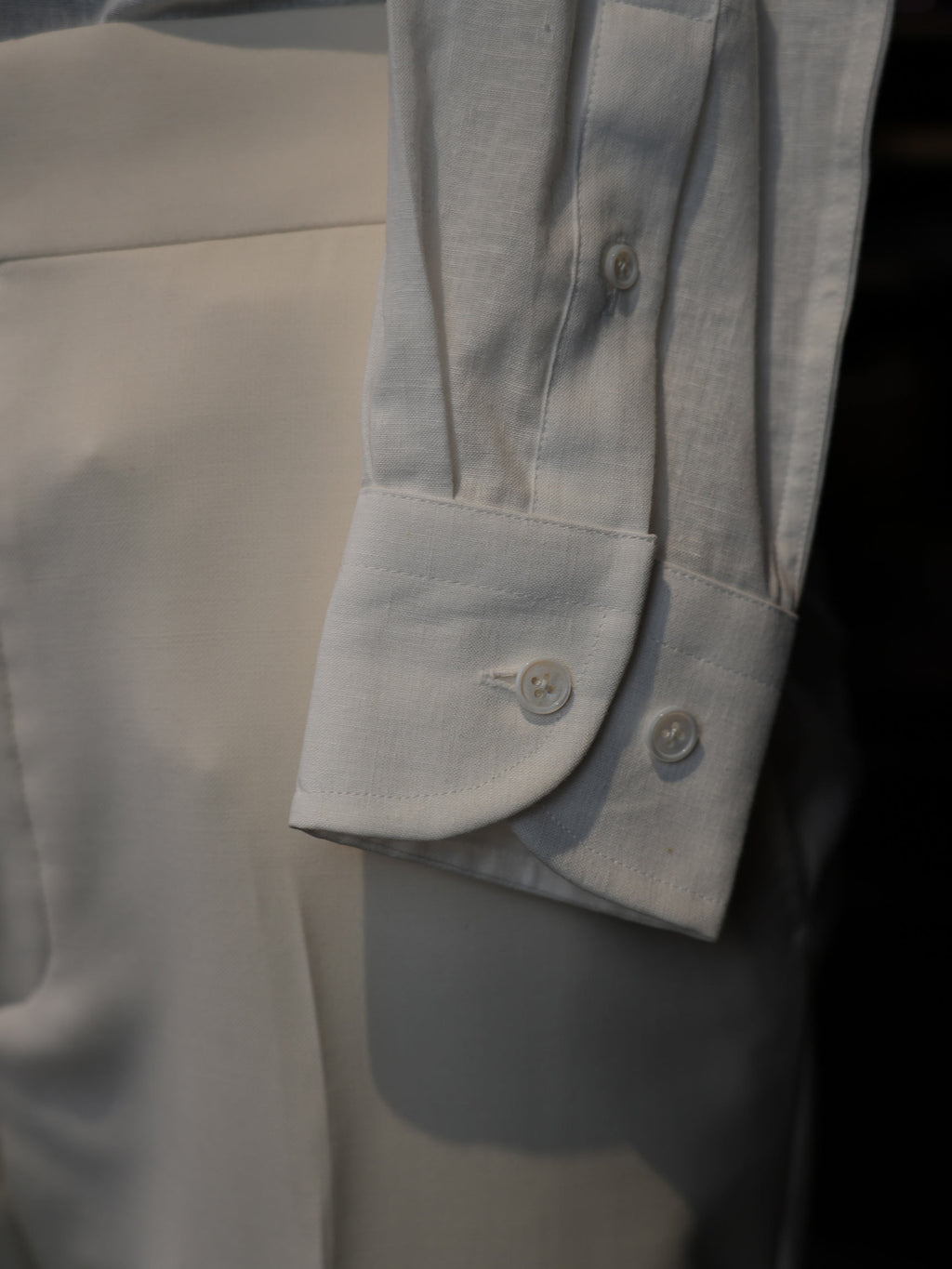 Men’s Breathable Cool White 100% Linen Point Collar Long Sleeve Dress Shirt, Lightweight Summer Linen Shirt