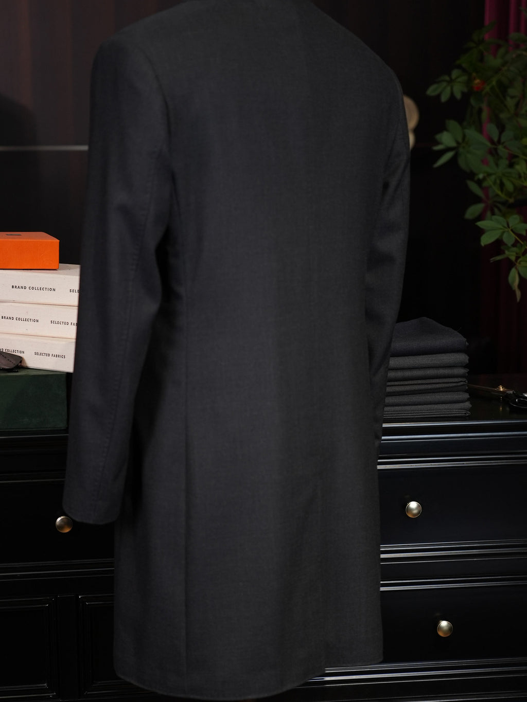 Men’s Dark Grey 100% Wool Convertible Collar Overcoat, Mid-Length Four-Button Pure Wool Car Coat for Business Formal