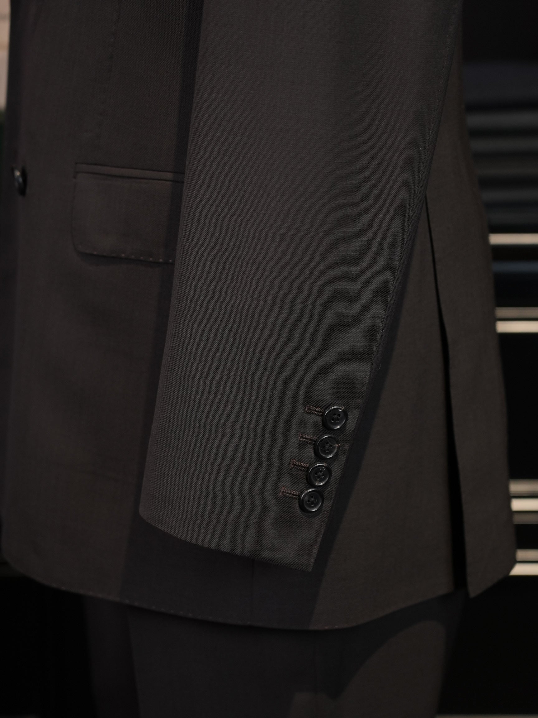 Men's Dark Brown Double-Breasted Peak Lapel Sport Coat | 100% Pure Wool Blazer