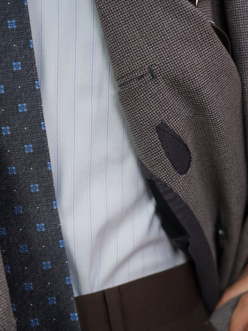 Grey-brown wool double-breasted blazer with subtle pattern