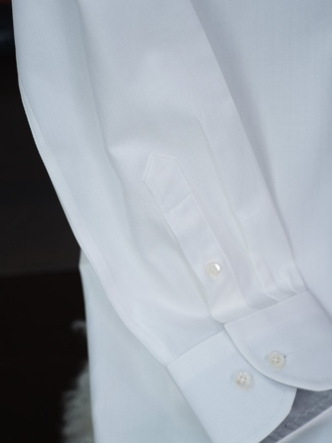Men's 100% Cotton White Herringbone Jacquard Dress Shirt