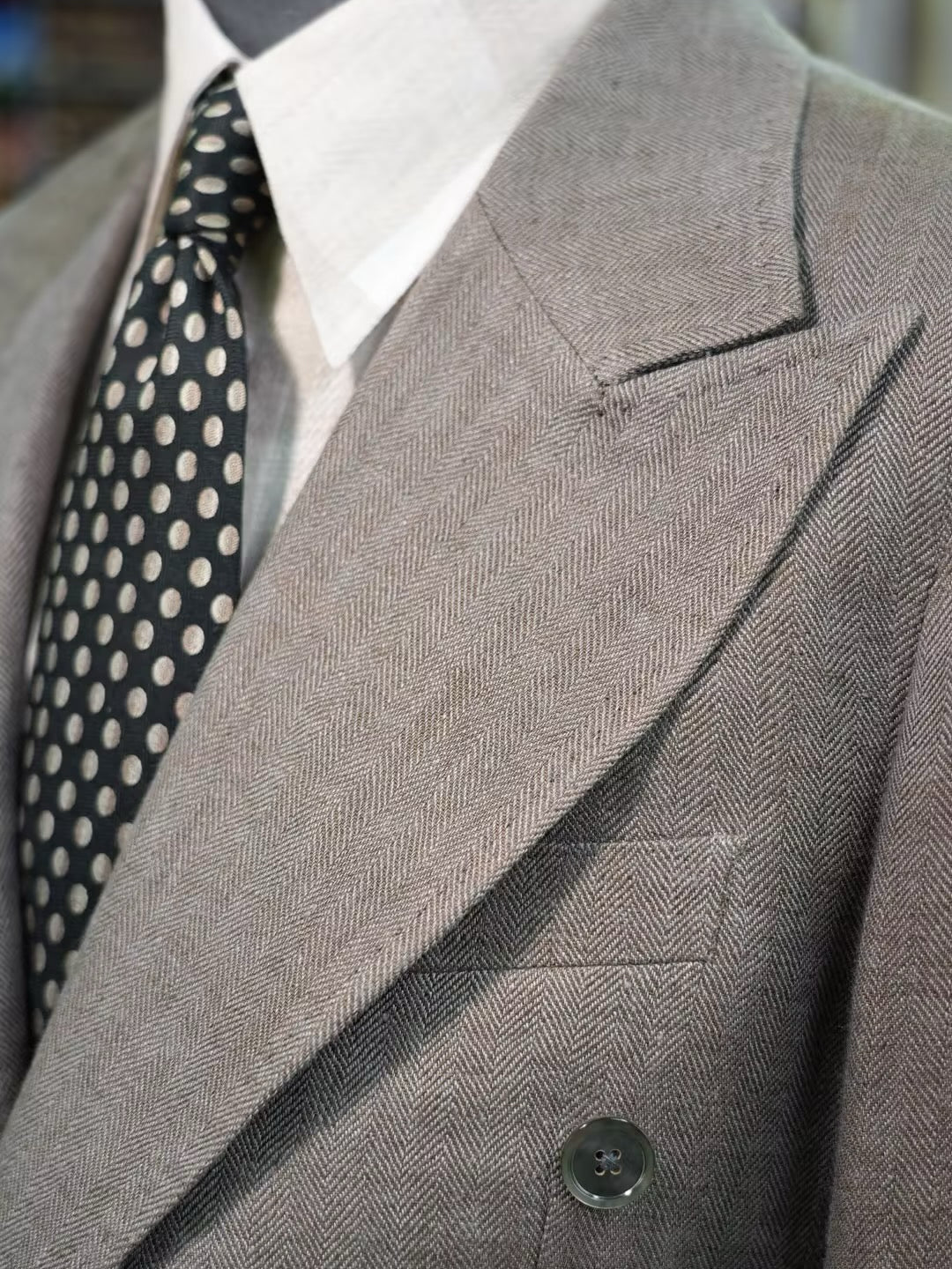 Grey-green linen herringbone double-breasted single-breasted suit